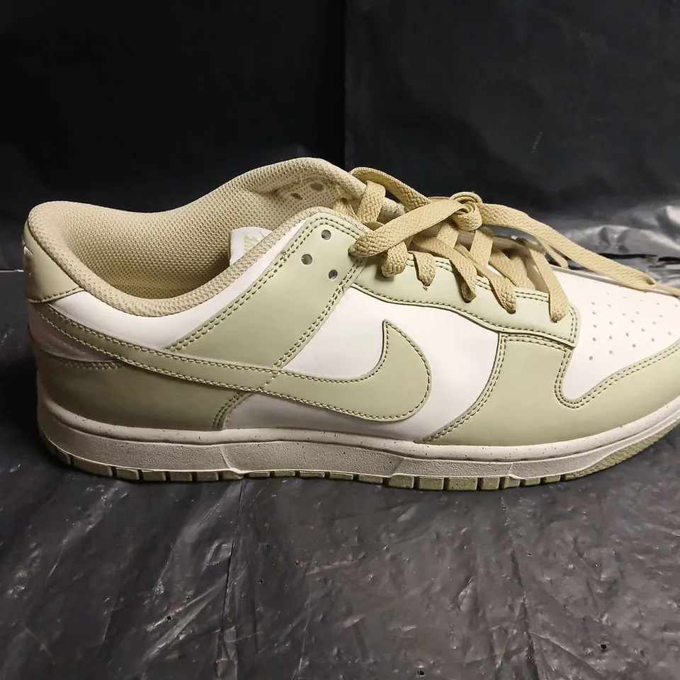 NIKE DUNK LOW SNEAKERS – UK SIZE 9.5
