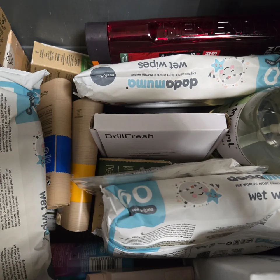 APPROX 12 ASSORTED BEAUTY PRODUCTS TO INCLUDE ORIBE THICKENING SPRAY, GARNIER BODY LOTION, FINI POMADE, ETC 