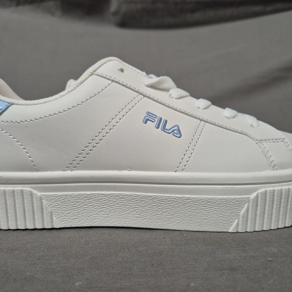 BOXED PAIR OF FILA SHOES IN WHITE/LIGHT BLUE UK SIZE 6