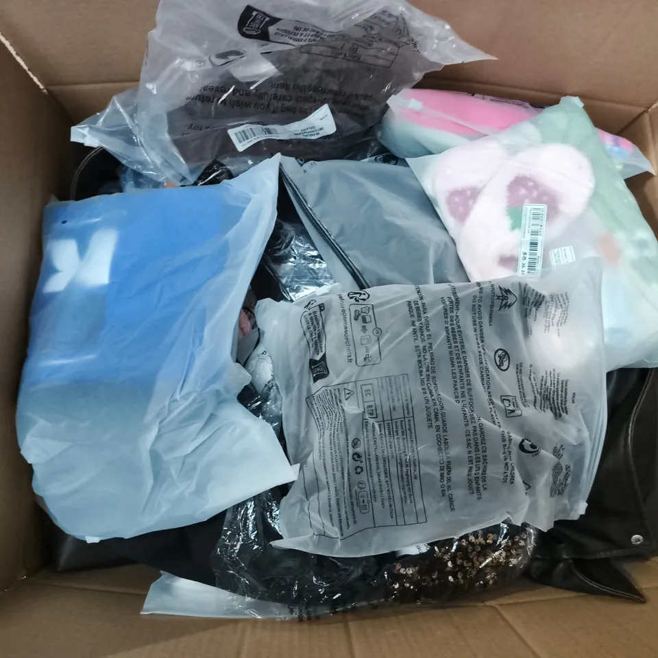 APPROXIMATELY 30 ASSORTED CLOTHING ITEMS IN VARIOUS SIZES, STYLES & COLOURS TO INCLUDE BRANDS SUCH AS MOSCHINO, THREADBARE, ADINI, ETC - COLLECTION ONLY