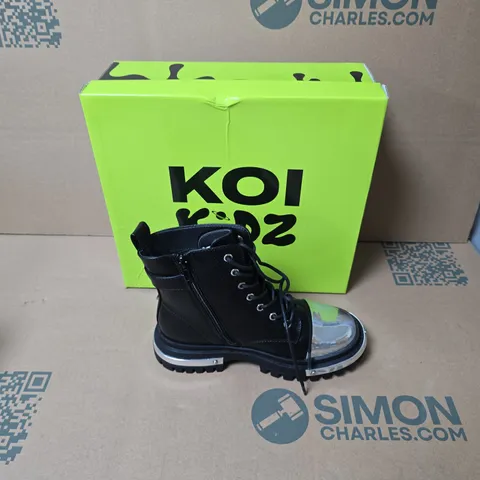 BOXED KOI KIDZ LIL' BORIN HARDWARE BOOTS BLACK / METAL UK SIZE 2 