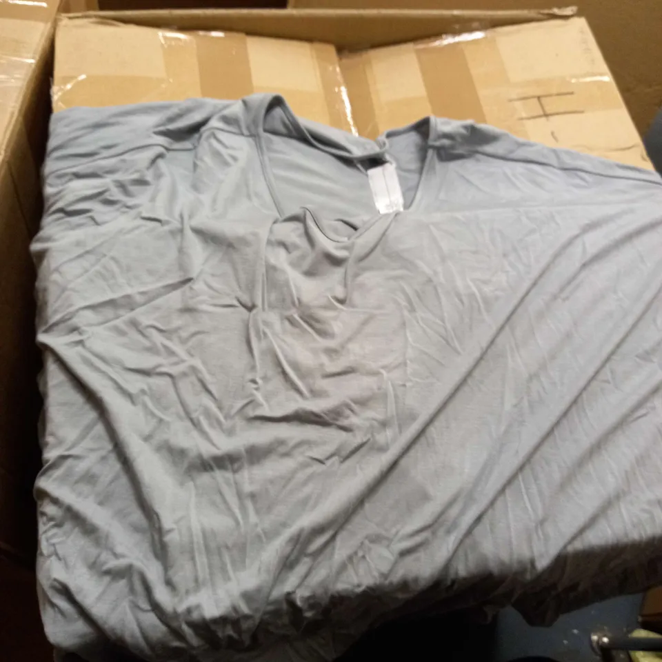 LOT OF 2 WYNNE LAYERS DUSTY BLUE TOP- SIZE S,M