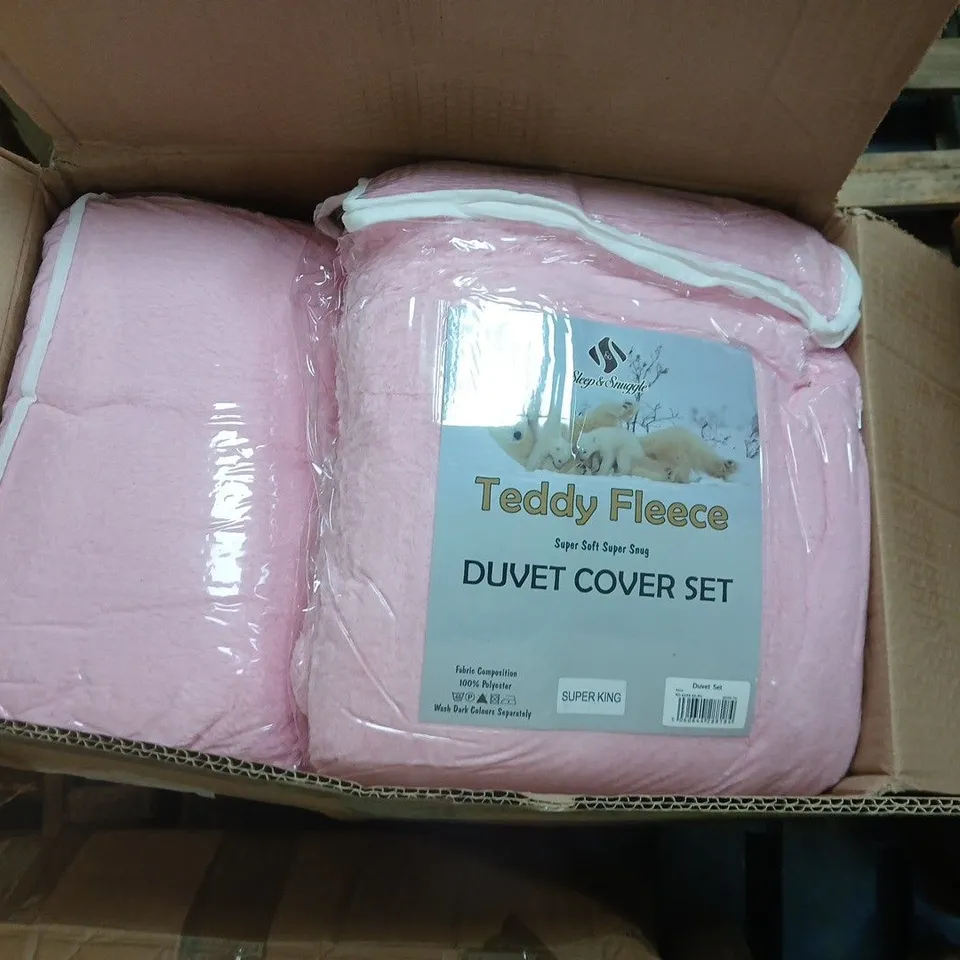 BOX OF APPROXIMATELY 5 TEDDY FLEECE DUVET COVER SETS – PINK SUPER KING SIZE