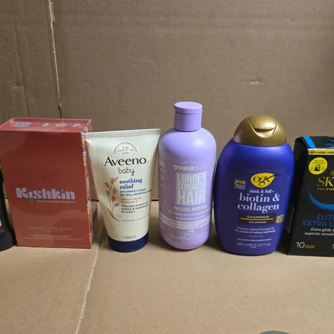 APPROXIMATELY 15 ASSORTED HEALTH & BEAUTY PRODUCTS TO INCLUDE SHAMPOOS, CONDOMS AND AVEENO BABY