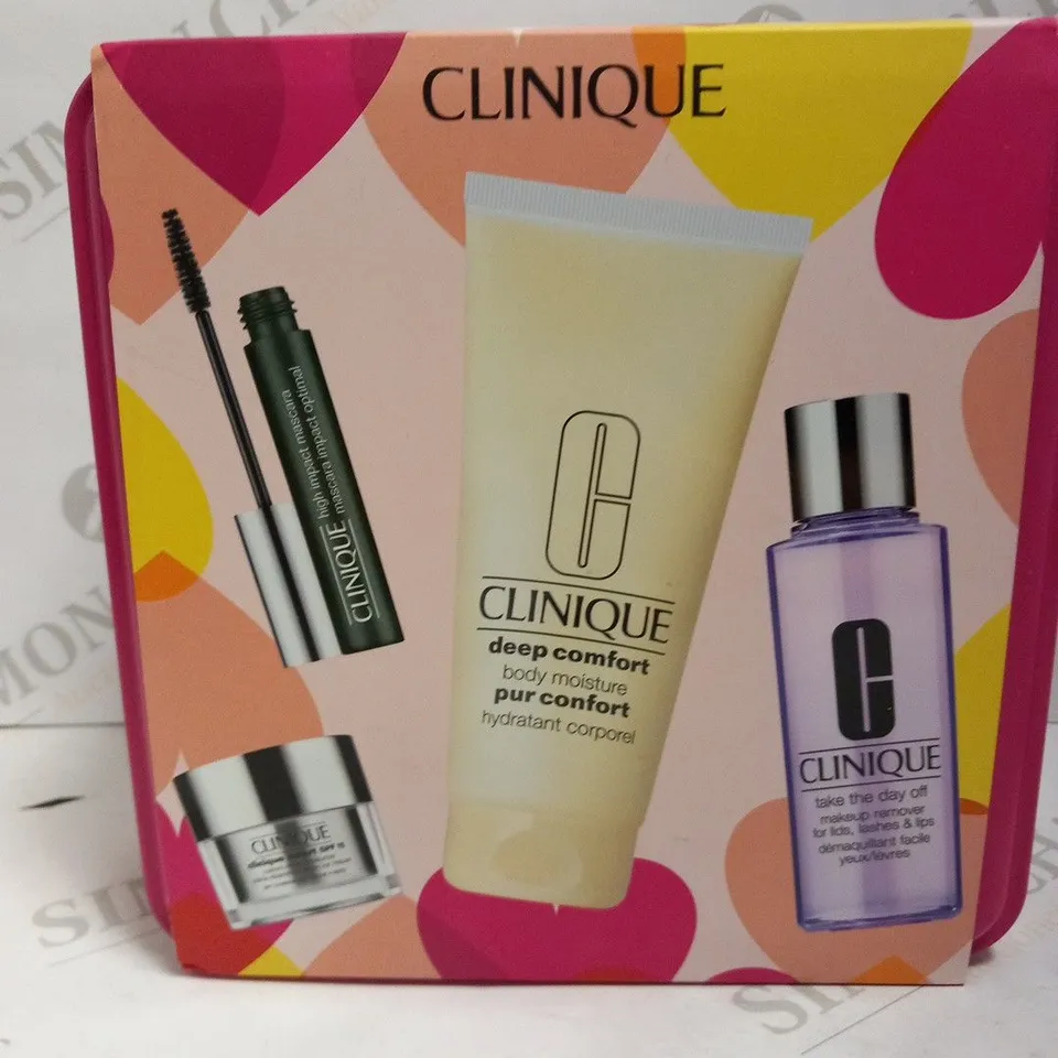 BOXED CLINIQUE PERFECT PAMPER GIFT SET