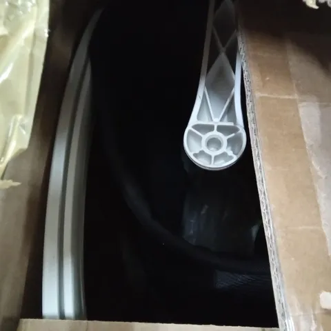 BOXED HOMCOM WHITE OFFICE CHAIR