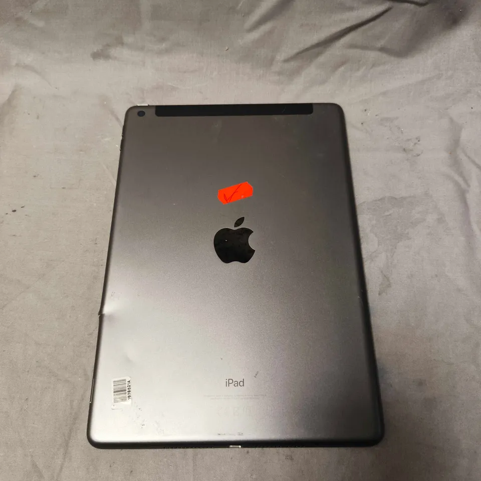 APPLE IPAD TABLET - A2604