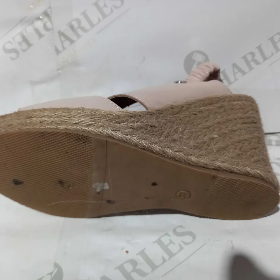 BOXED PAIR OF MODA IN PELLE MIP PAMMILA FAUX LEATHER WEDGE HEELS IN NUDE COLOUR EU SIZE 37
