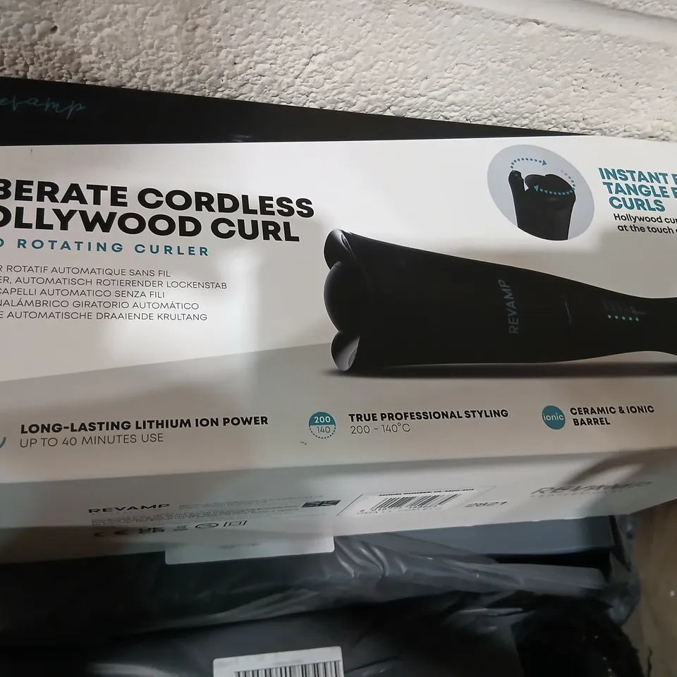BOXED REVAMP LIBERATE CORDLESS HOLLYWOOD CURL AUTO ROTATING CURLER