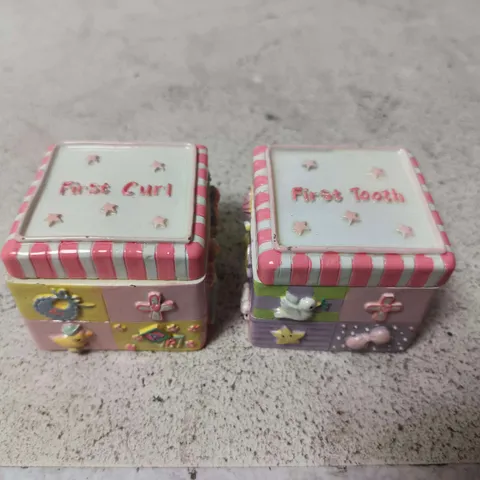 TWO PASTEL CERAMIC NURSERY KEEPSAKE BOXES – FIRST CURL & FIRST TOOTH (PAIR)
