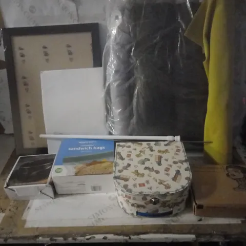 GROUP OF APPROX 10 ASSORTED ITEMS TO INCLUDE PICTURE FRAME, SANDWICH BAGS, MATERIAL ETC