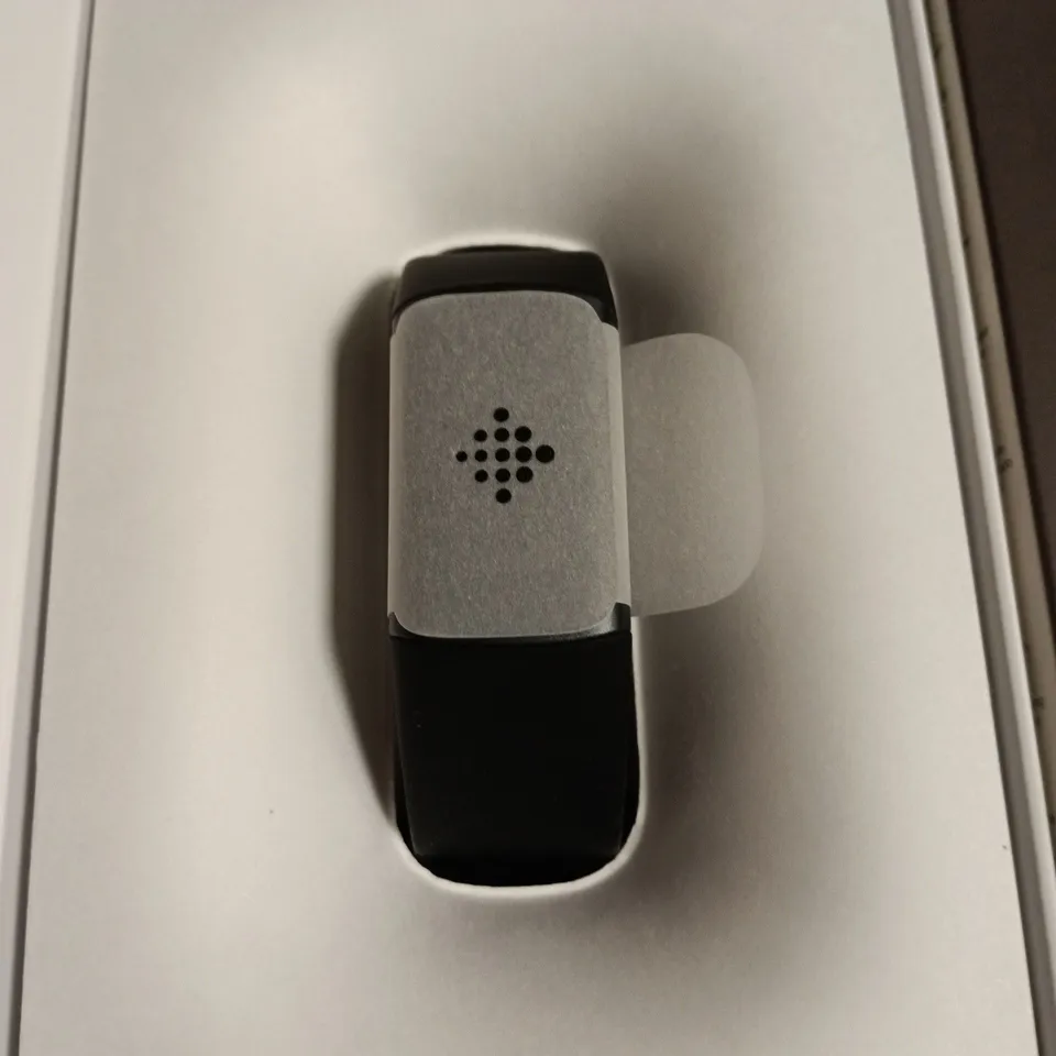 FITBIT CHARGE 5 FITNESS TRACKER – BLACK BAND (BOXED)