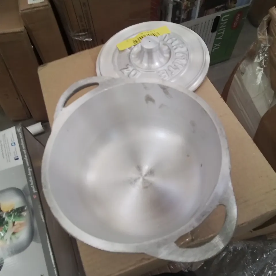 BOXED DUTCH POT