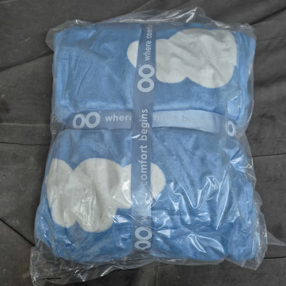 SEALED OODIE OVERSIZED HOODED BLANKET - CLOUDS