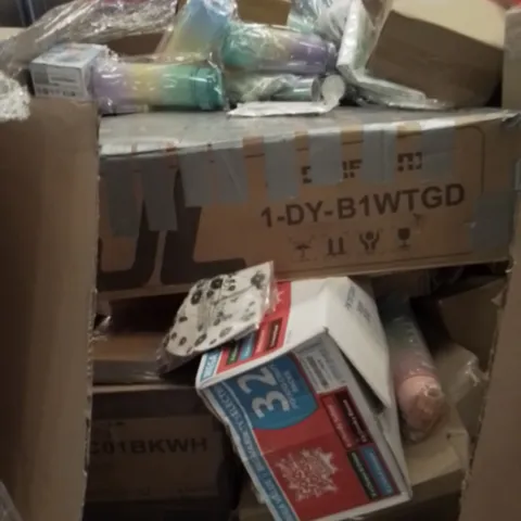 PALLET OF UNPROCESSED ITEMS TO INCLUDE COLOURED BOTTLES, L SHAPE DESK, 116 LITRE STORAGE BOX