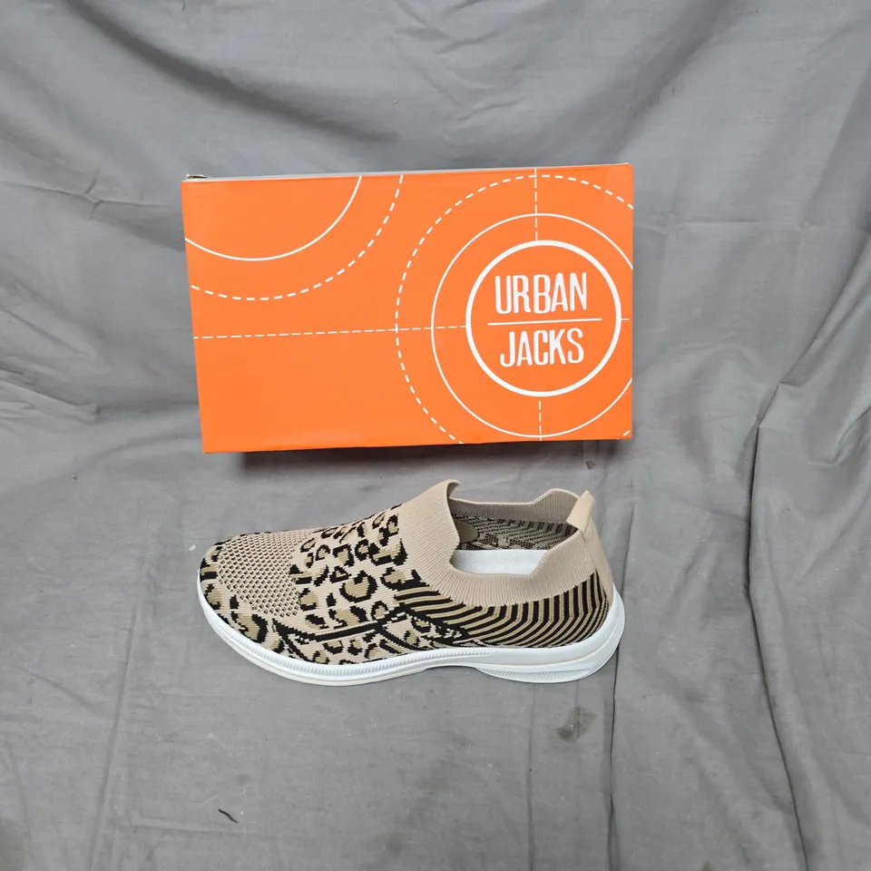 URBAN JACKS LEOPARD PRINT SLIP-ON KNIT SNEAKERS – UK SIZE 7 