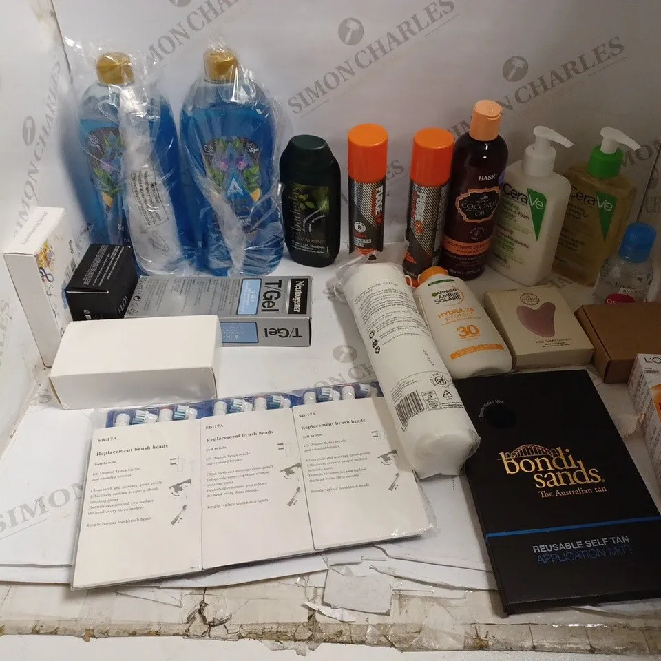 LOT OF APPROX 20 ASSORTED HEALTH AND BEAUTLY- BONDI SANDS GLOVE,, GUA SHA, BUBBLE BATH