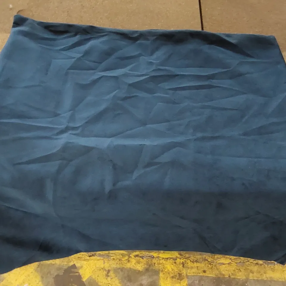 BOXED SET OF 4 APEX CRUSHED VELVET CUSHION COVERS - NAVY BLUE // 45 X 45CM (1 ITEM)