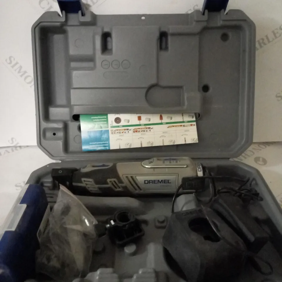 DREMEL 8220 CORDLESS ROTARY TOOL 12 V 