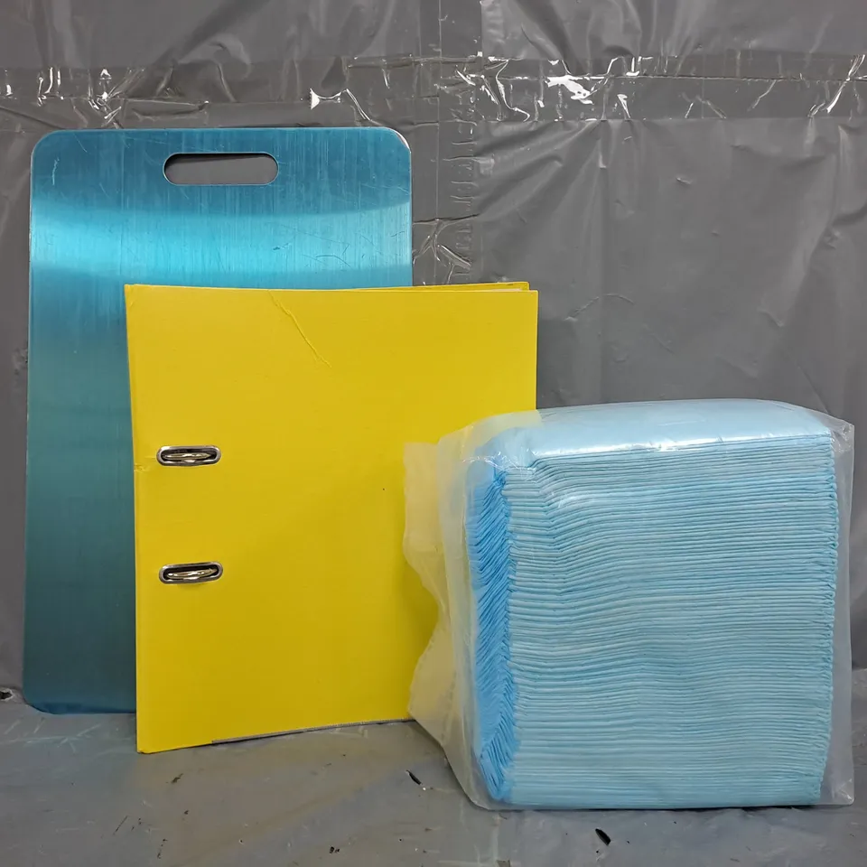 BOX OF APPROXIMATELY 10 ASSORTED HOUSEHOLD ITEMS TO INCLUDE STAINLESS STEEL CUTTING BOARD, ETC - COLLECTION ONLY