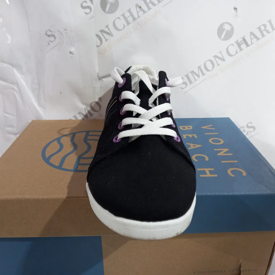 MIP KANNES NKEL BOOTS IN BLACK  - SIZE 6
