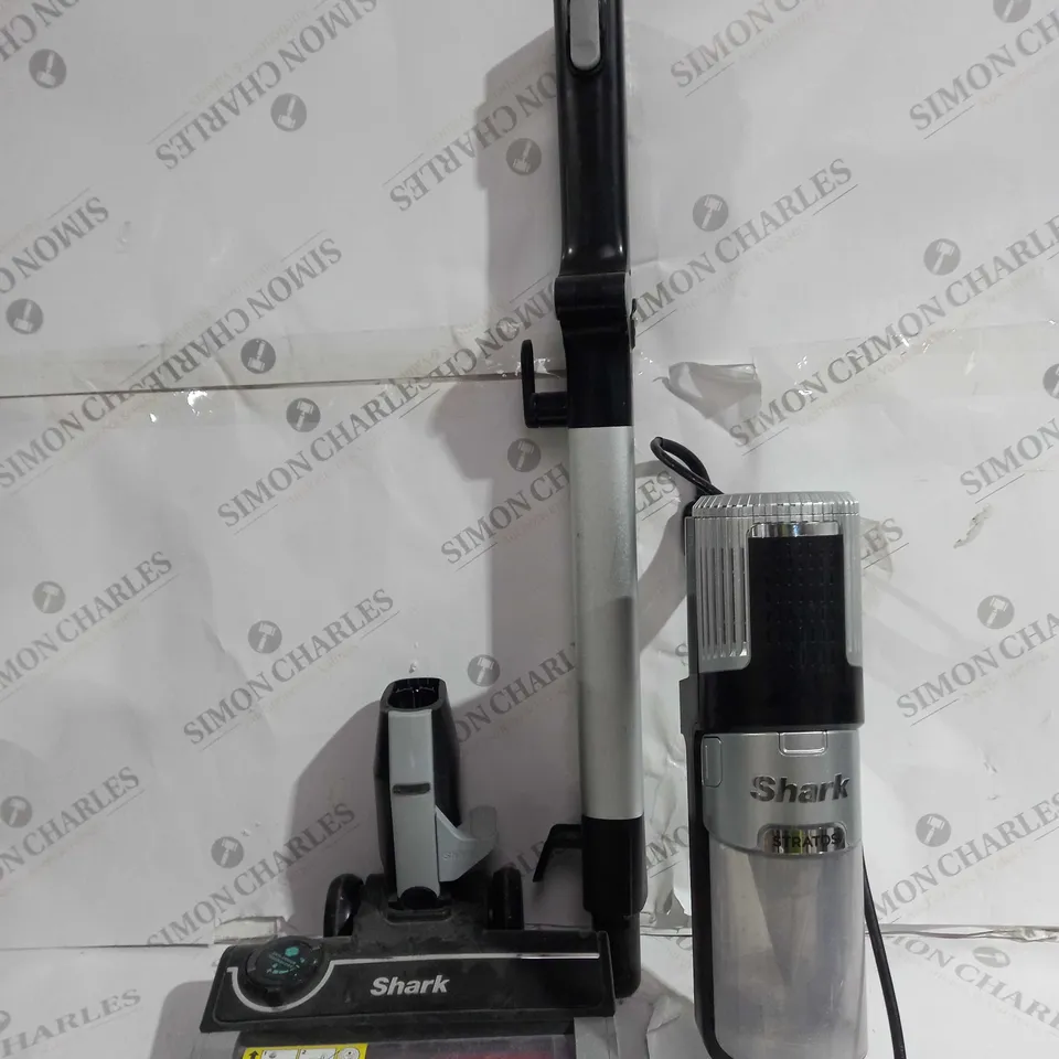 SHARK STRATOS ANTI HAIR WRAP PET PRO VACUUM CLEANER HZ3000UKT