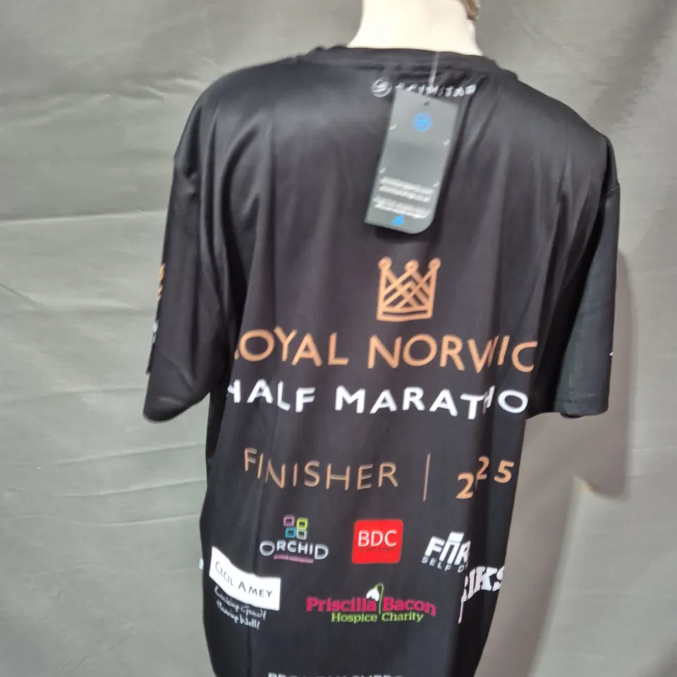 SCIMITAR RUNNING T-SHIRT IN BLACK - L