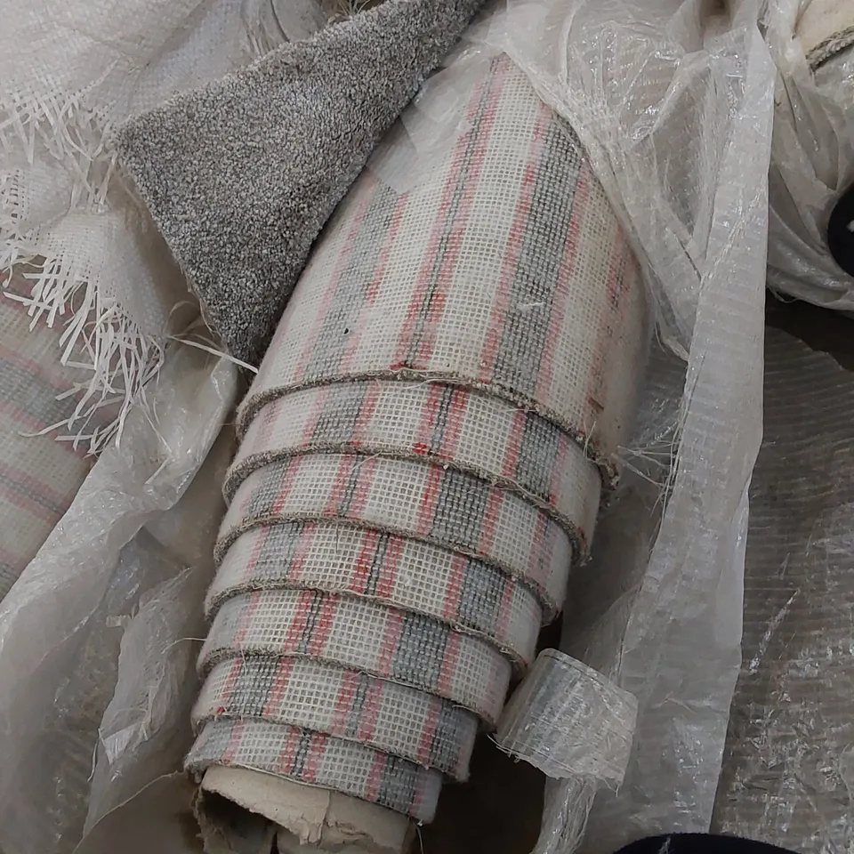 ROLL OF QUALITY SENSATION URBAN CARPET  // SIZE: APPROXIMATELY 3 X 2.9m