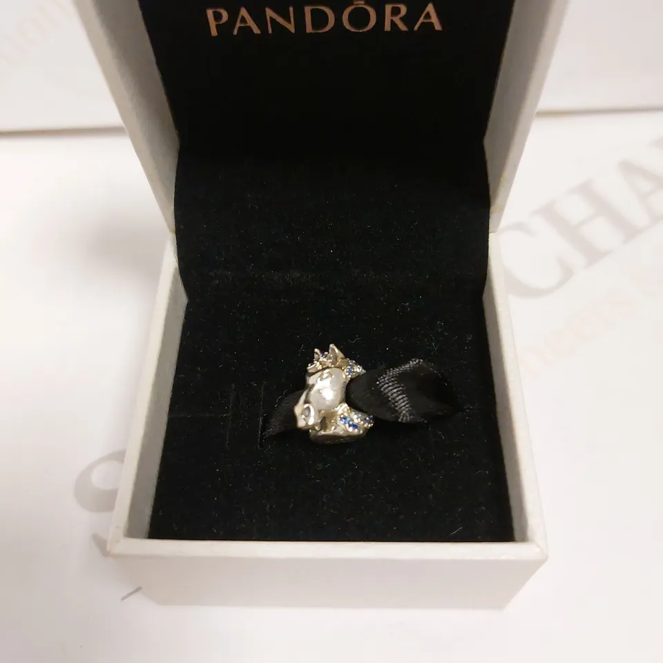 BOXED PANDORA SILVER DECORATIVE HORSE HEAD WITH BLUE STONE CHARM
