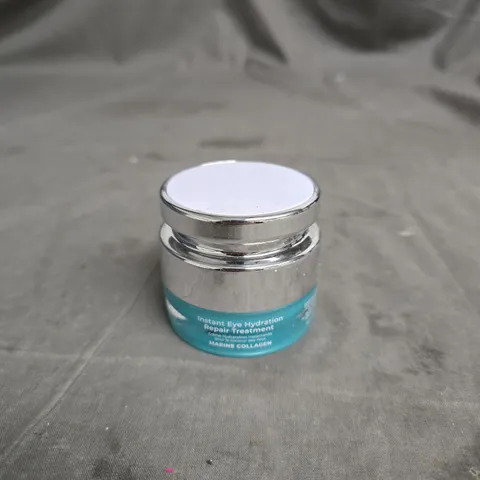 TOTE OF APPROXIMATELY 20 ASSORTED HEALTH/BEAUTY ITEMS TO INCLUDE: EYE REPAIR TREATMENT AND NECK ARMOUR 