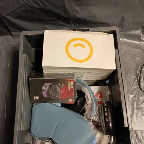 BOX OF ASSORTED ELECTRICAL ITEMS INCLUDING OXIMETER, HEADPHONES AND MORE