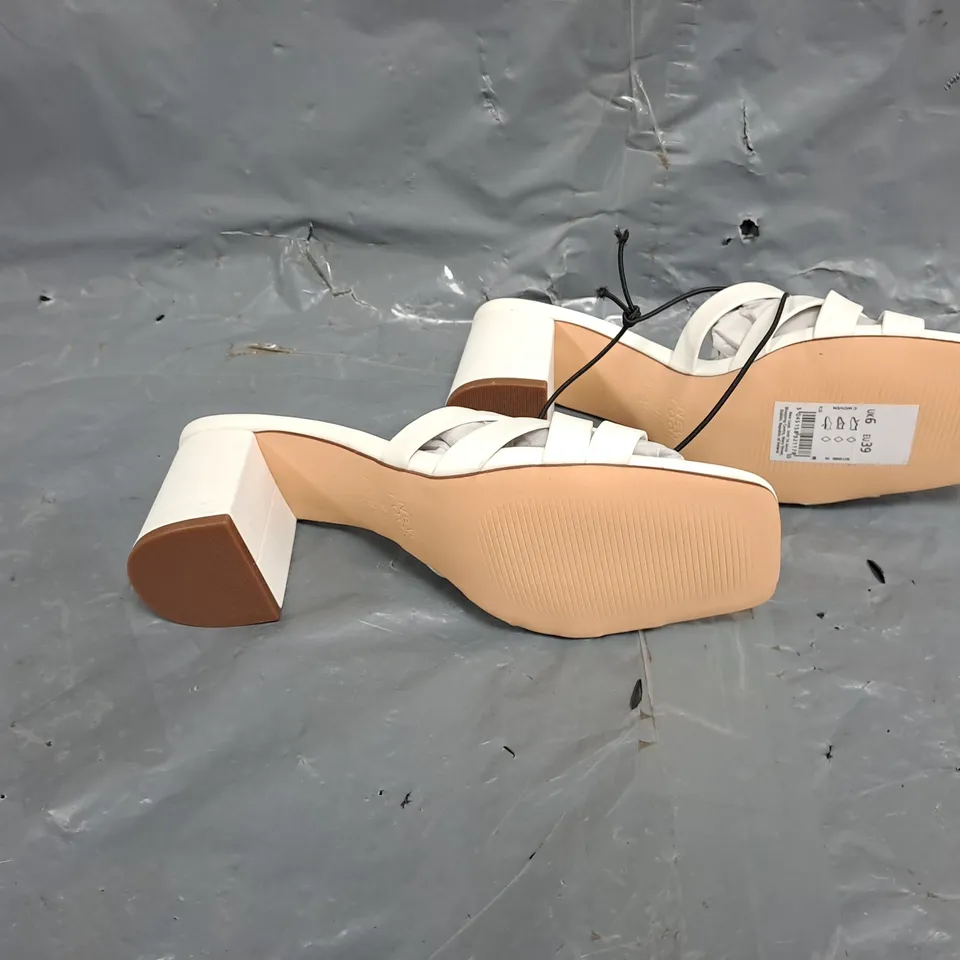 NEW LOOK WOMENS WOVEN STRAP BLOCK HEEL SANDALS SIZE 6 IN WHITE 
