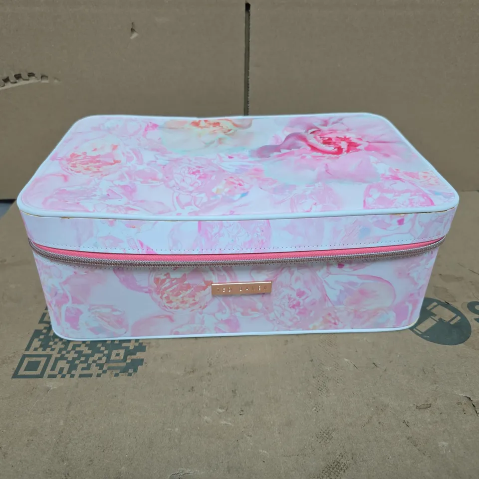 TED BAKER FLORAL STYLE CASE