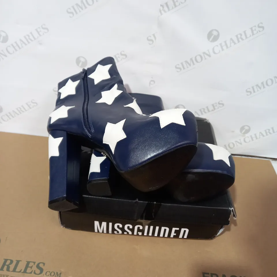 BOXED PAIR OF DAISY STREE STAR DETAIL HEELED BOOTS  SIZE 8