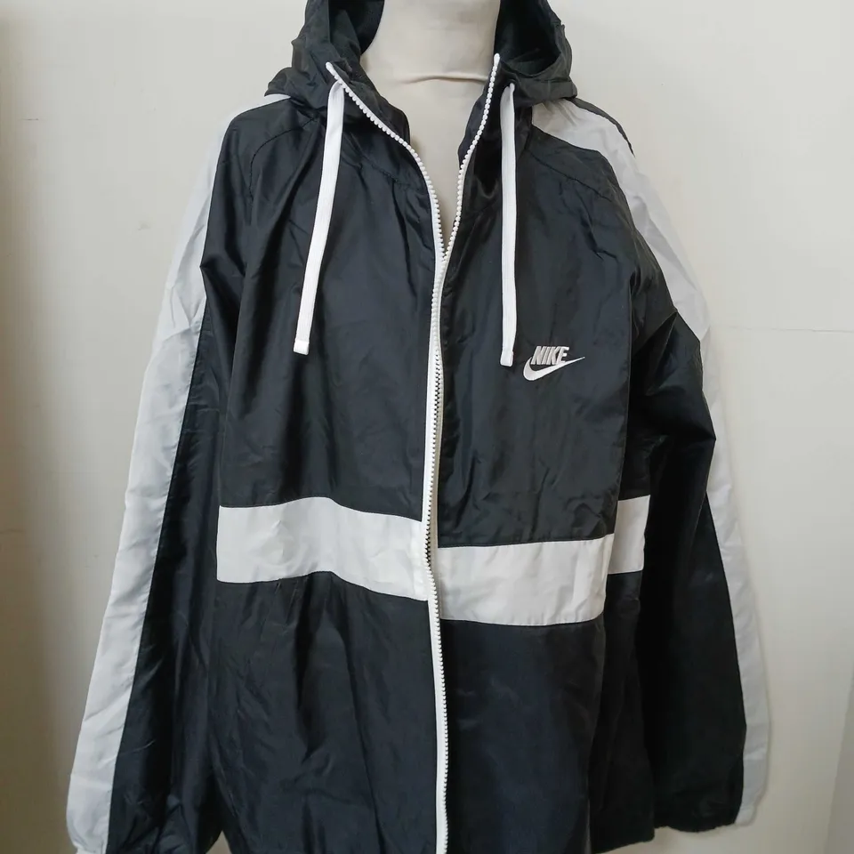 NIKE SLIM FIT THIN JACKET - XL