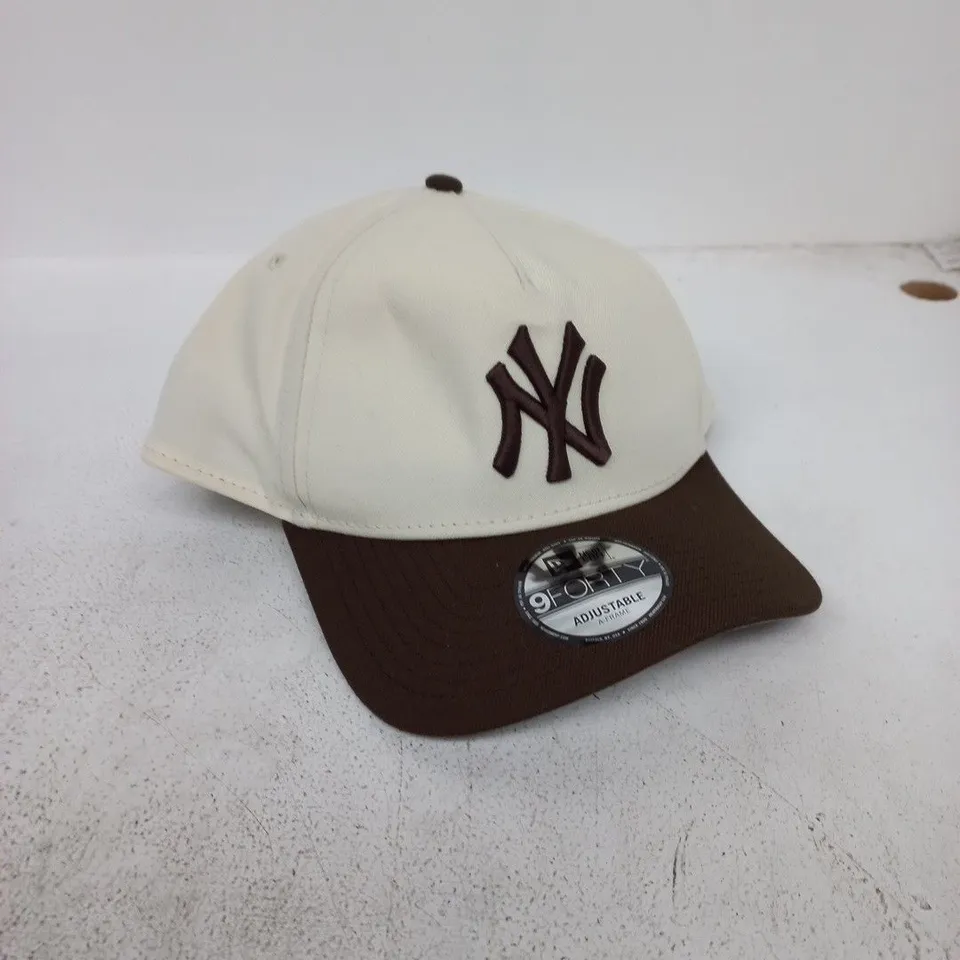 NEW ERA NEW YORK YANKEES BASEBALL CAP – OSFA, CREAM CROWN / BROWN PEAK