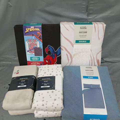 BOX OF APPROXIMATELY 10 ASSORTED BEDDING & SOFT FABRICS ITEMS TO INCLUDE - DUVET SETS - FITTED SHEETS - ETC