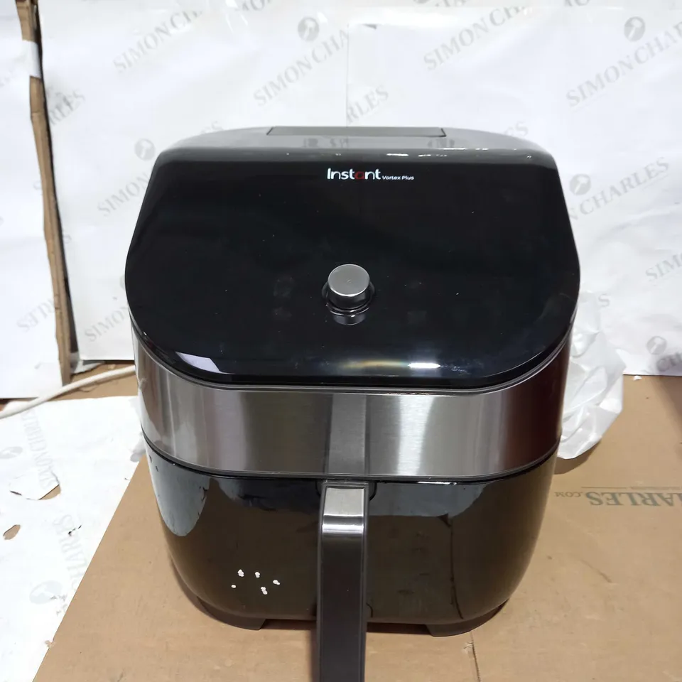 INSTANT VORTEX PLUS AIR FRYER 