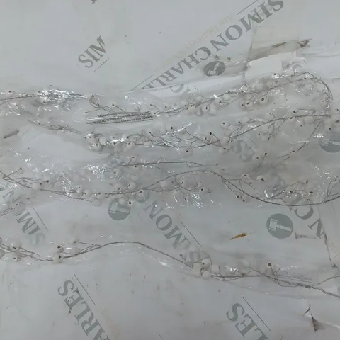BERRY CHRISTMAS GARLAND WHITE