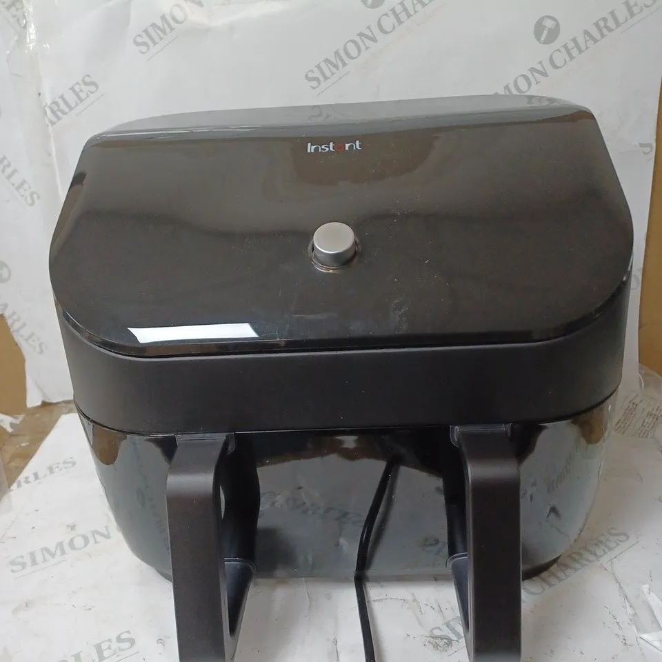 BOXED INSTANT VORTEX PLUS VERSAZONE AIR FRYER 