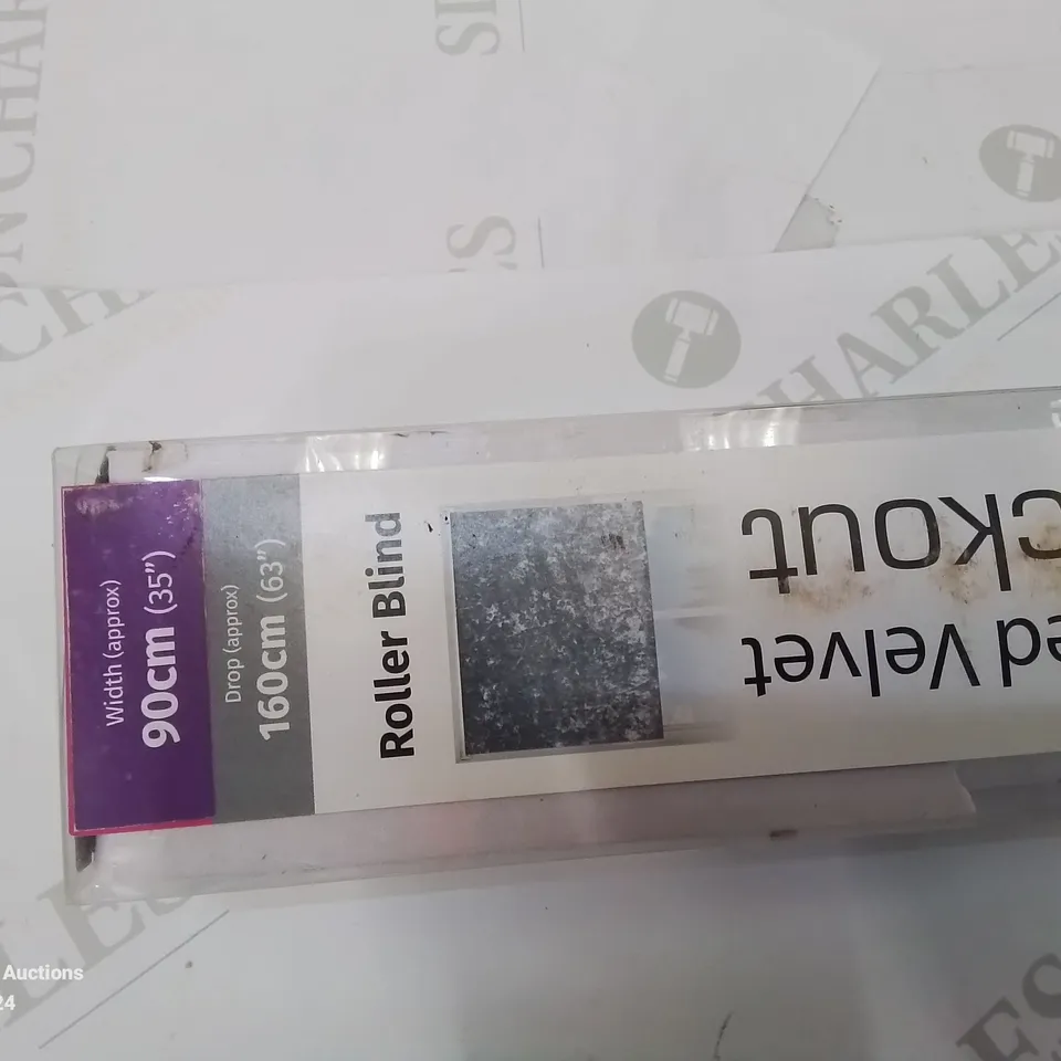 BLACKOUT ROLLER BLIND 
