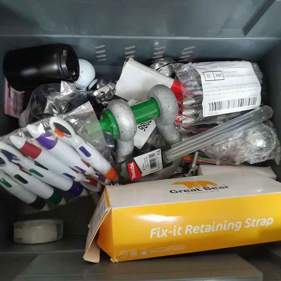 APPROXIMATELY 20  ASSORTED HOUSEHOLD ITEMS TOO INCLUDE, Z-GEN PENS- STABILE - DAISY CUPS  ETC 