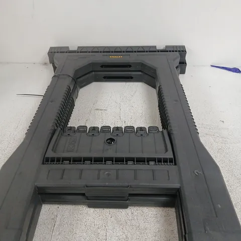 STANLEY HEAVY-DUTY PLASTIC JUNIOR SAW HORSE