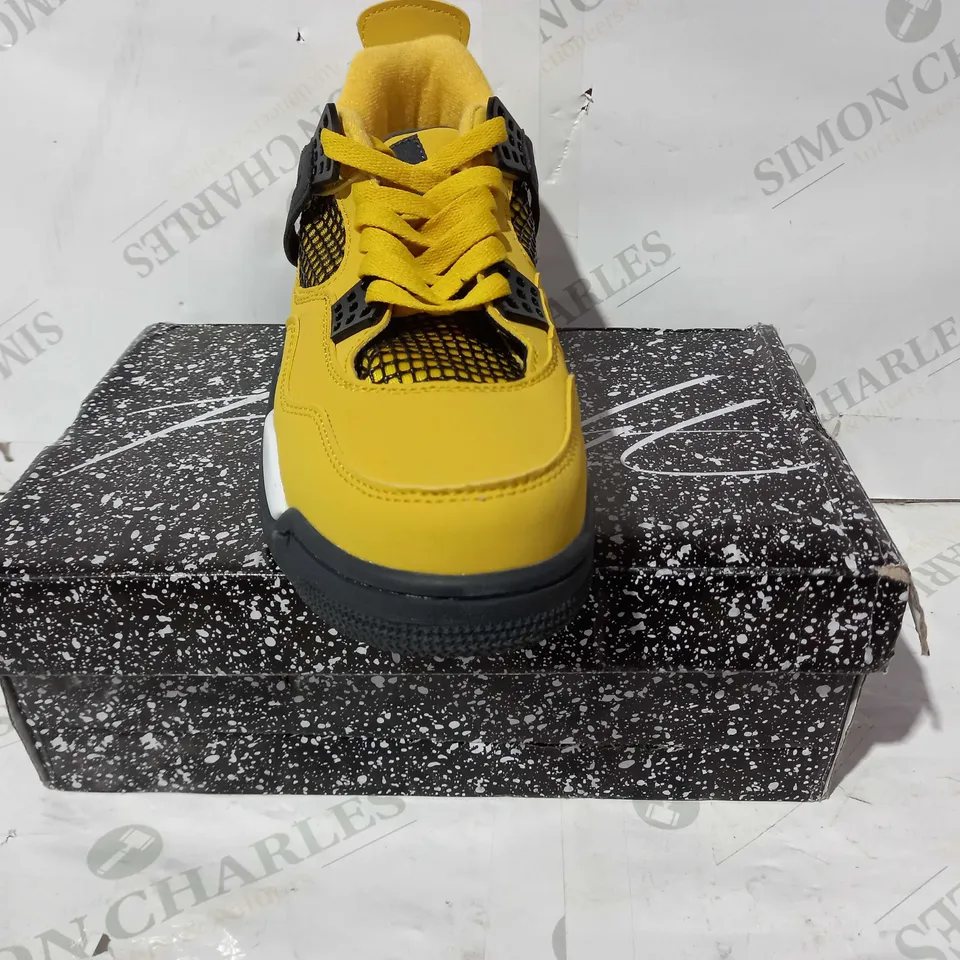 BOXED PAIR OF NIKE AIR JORDAN 4 SHOES IN YELLOW UK SIZE 8