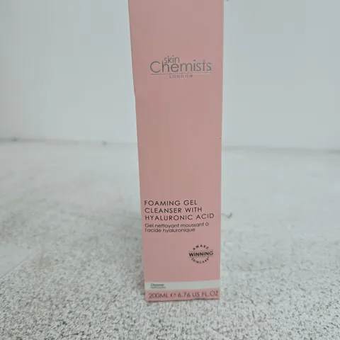 SKINCHEMISTS LONDON FOAMING GEL CLEANSER WITH HYALURONIC ACID 200ML