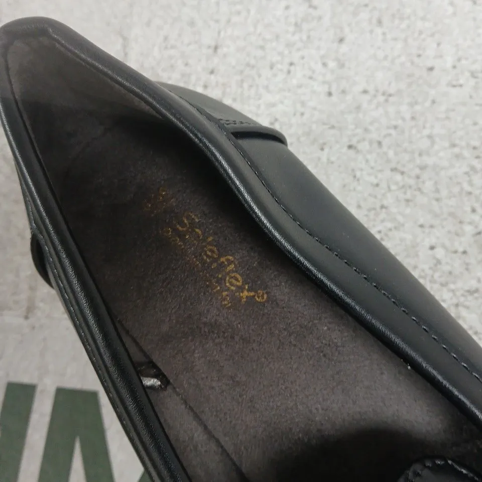 SOLEFLEX BLACK LEATHER TASSEL LOAFERS – WOMEN'S SIZE 6