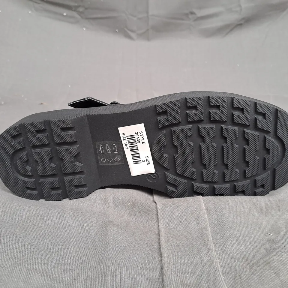 BOX OF APPROXIMATLY 10 BLACK LILLEY SHOE IN VARIOUS SIZES 
