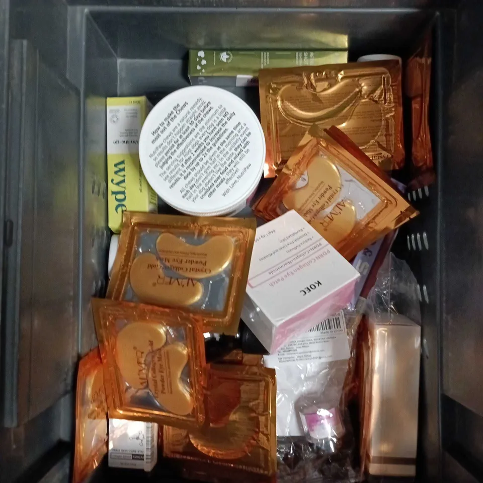 APPROXIMATEY 20 ASSORTED HEALTH AND BEAUTY PRODUCTS TO INCLUDE - CERAVE FOAMING CLEANSER - BLD BRO BALM AND GARNIER ULTIMATE BLENDS SHAMPOO