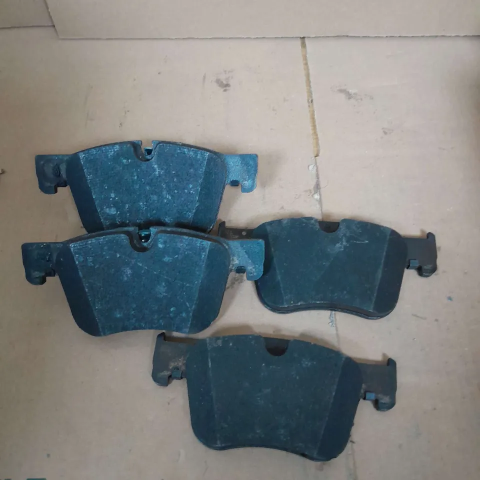 NAPA BRAKE PADS SET 