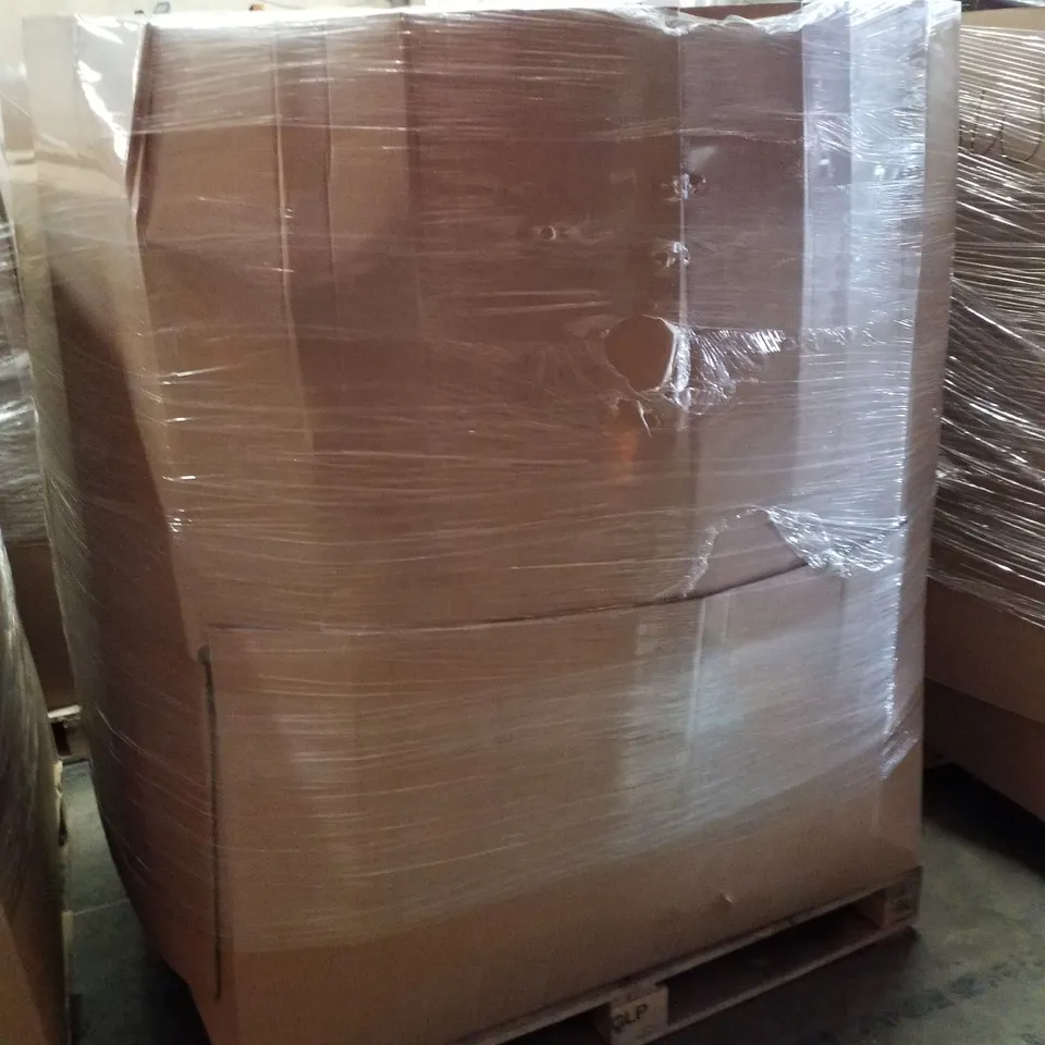 PALLET CONTAINING ASSORTED GARDEN HOSES & INFLATABLES 